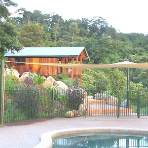  Chalet Coral Sea Views